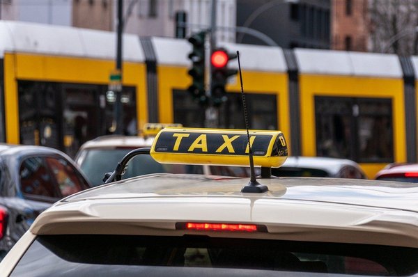 Les indéniables avantages du service de taxi Montparnasse Orly pour vos déplacements